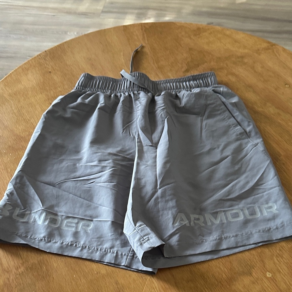 Under Armour Men's Athletic Gray Shorts